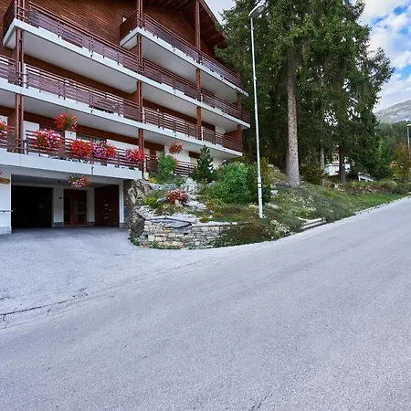 Tsaumiau, 2 Bedrooms, Ski Lift 170m! アパート クラン